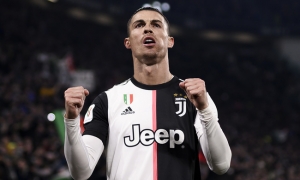 Ronaldo chấp nhận giảm gần 100 tỉ tiền lương giữa dịch Covid-19 Ronaldo chấp nhận giảm gần 100 tỉ tiền lương giữa dịch Covid-19