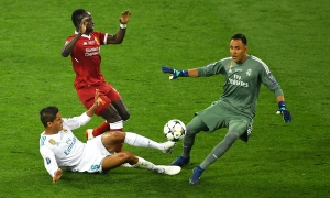 Từ chối MU, Real dùng Varane đổi lấy sao Liverpool Từ chối MU, Real dùng Varane đổi lấy sao Liverpool