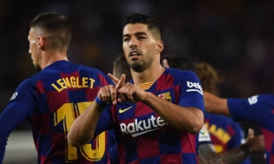 Suarez lập cú đúp, Barca hủy diệt Valencia trong 'bữa tiệc' 7 bàn thắng Suarez lập cú đúp, Barca hủy diệt Valencia trong 'bữa tiệc' 7 bàn thắng