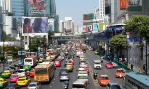 Nước nào trên thế giới bắt buộc bật đèn xe cả ngày? Nước nào trên thế giới bắt buộc bật đèn xe cả ngày?