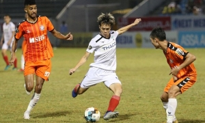 VIDEO: Văn Toàn bị trọng tài 'cướp trắng' một quả penalty? VIDEO: Văn Toàn bị trọng tài 'cướp trắng' một quả penalty?