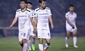 BLV Quang Huy: 'Tại sao cầu thủ HAGL gặp ông Park lại đá rất khác?' BLV Quang Huy: 'Tại sao cầu thủ HAGL gặp ông Park lại đá rất khác?'