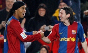 'Ronaldinho nhận Messi là em trai nuôi' 'Ronaldinho nhận Messi là em trai nuôi'