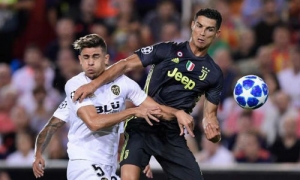 Ronaldo nhận thẻ đỏ, Juventus vẫn đả bại Valencia Ronaldo nhận thẻ đỏ, Juventus vẫn đả bại Valencia
