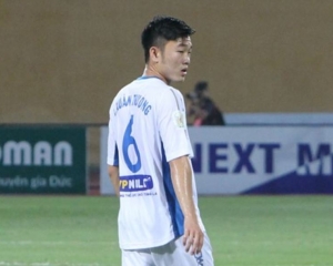 Xuan Truong takes back his No.6 shirt at Hoang Anh Gia Lai Xuan Truong takes back his No.6 shirt at Hoang Anh Gia Lai