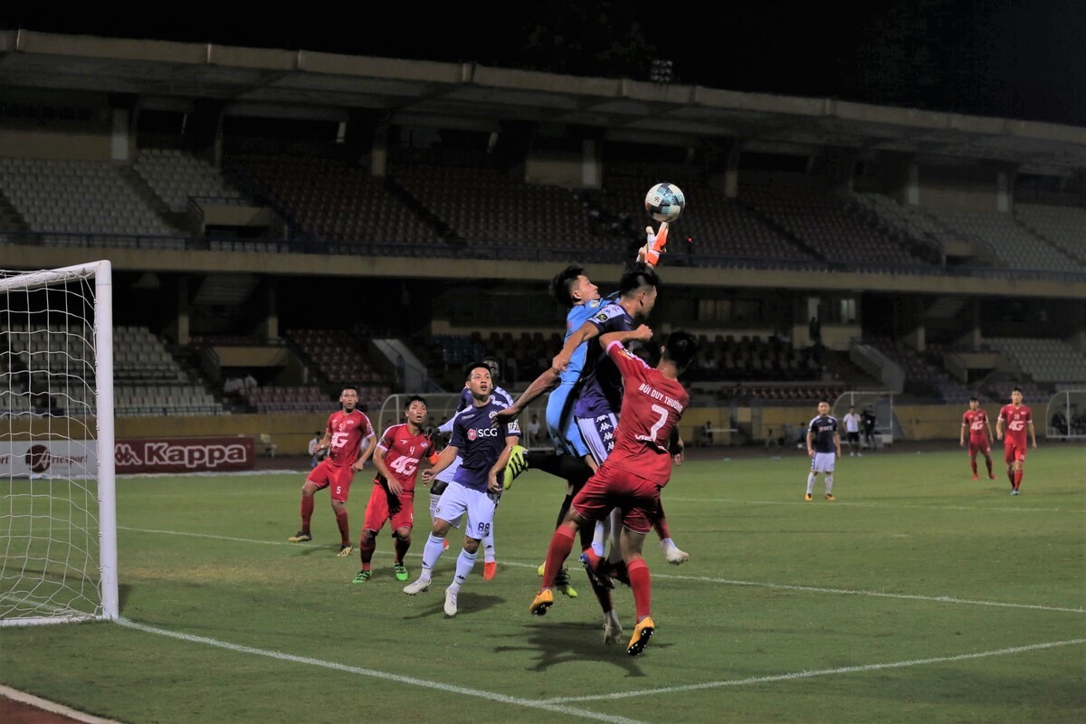 Khán đài không khán giả không khiến trận đấu trên sân Hàng Đẫy kém hấp dẫn Hà Nội FC, Vòng 23 V-League 2019, V-League 2019, Hà Nội FC vs Viettel