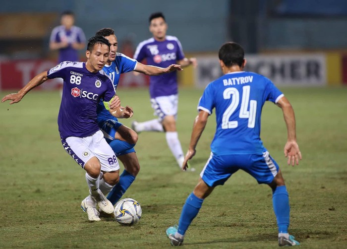 Thi đấu thành công đồng nghĩa các cầu thủ Hà Nội FC sẽ phải thi đấu nhiều trận hơn. Hà Nội FC, V-League 2019, Hà Nội FC vô địch V-League 2019