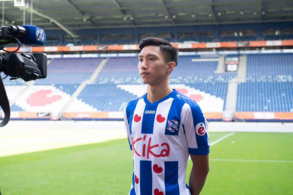 Văn Hậu cần cải thiện ngoại ngữ để có cơ hội ra sân chính thức cho Heerenveen. Ảnh: Heerenveen HLV Chu Đình Nghiêm, Văn Hậu, Đình Trọng, Heereveen, SEA Games 30, Hà Nội FC vô địch Cúp Quốc gia