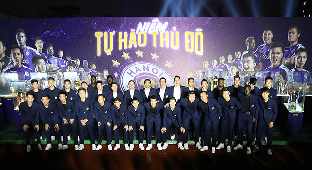 Toàn đội Hà Nội FC trong chương trình Quang Hải, Hà Nội FC, vòng loại World Cup 2022, vinh danh Hà Nội FC, tự hao hà nội - vinh quang việt nam