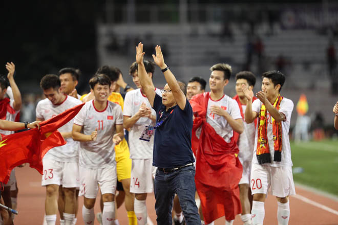 HLV Troussier cho rằng khả năng quản lý đã giúp HLV Park Hang Seo thành công với bóng đá Việt Nam park hang seo u23 viet nam u23 chau a 2020