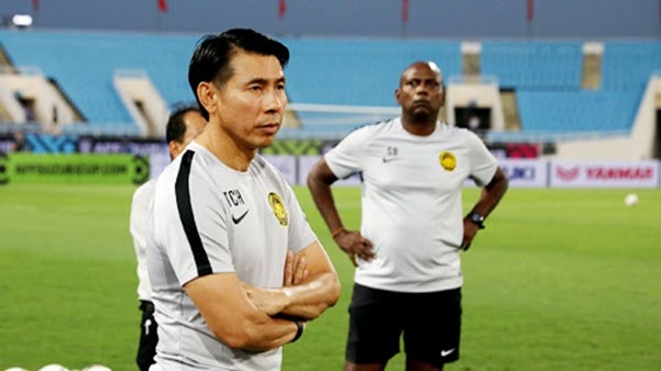 HLV Ten Cheng Hoe và những người làm bóng đá Malaysia đang hứng chịu những phản ứng mạnh mẽ của NHM. tan cheng hoe malaysia