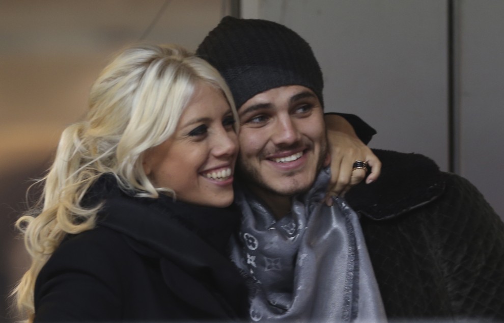 Icardi cùng vợ và cũng là người đại diện của anh, Wanda Nara Inter Milan, Mauro Icardi, Europa League, Serie A, Spalletti, đội trưởng, Rapid Vienna, Wanda Nara