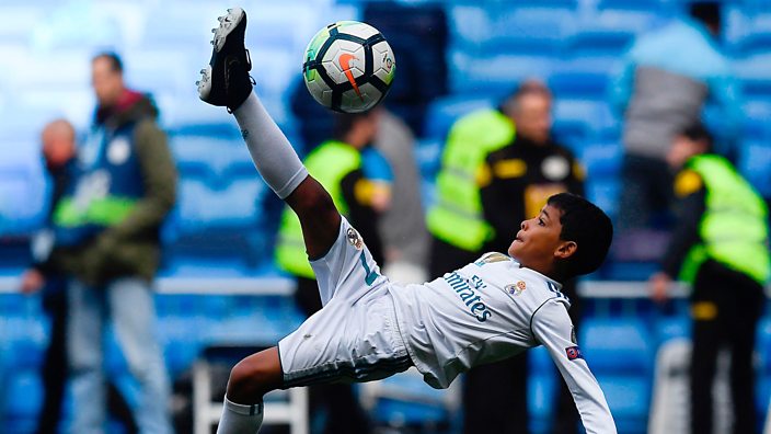 Ronaldo luôn cực kỳ hãnh diện về cậu con trai Ronaldo, Ronaldo Jr, Con trai Ronaldo, U9 Juventus, Juventus, Maldini, Kluivert, Chiesa, Italia
