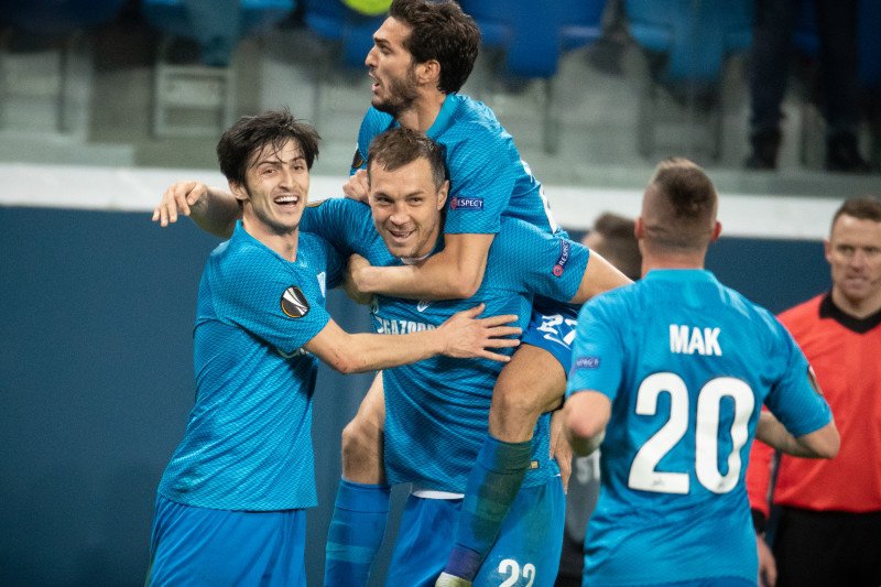 Đội bóng nước Nga xuất sắc đánh bại Fenerbahce CĐV Zenit đốt pháo sáng, Zenit, Europa League, đốt pháo sáng, CĐV Zenit chơi lớn, Zenit St Petersburg