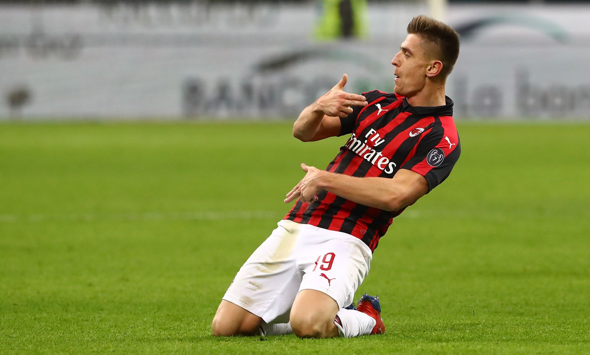 Piatek đang giúp Milan bay cao Milan vs Sassuolo, nhận định bóng đá đêm nay, soi kèo bóng đá, tỷ lệ kèo, nhận định Milan vs Sassuolo, dự đoán kết quả bóng đá, dự đoán Milan vs Sassuolo