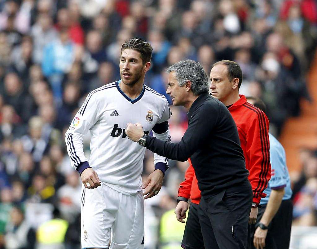Mourinho đồng cảm với hành động của Ramos Ramos chơi xấu Messi, Real 0-1 Barca, Ramos chơi xấu, Messi nổi giận, Ramos, Messi, Real, Barca, Ramos đánh Messi, REal thua Barca