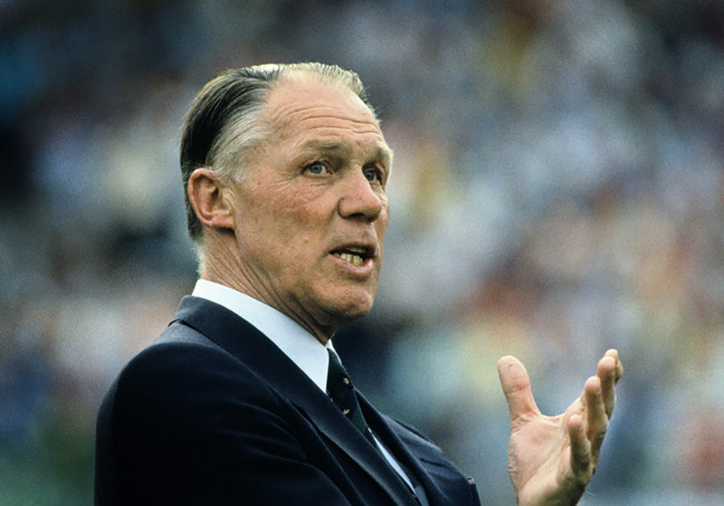 Rinus Michels là HLV vĩ đại nhất lịch sử top 50, top 10 hlv, hlv vĩ đại, huấn luyện viên xuất sắc nhất, top 10, top 50, alex ferguson, sir alex
