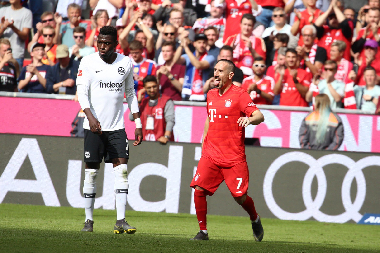 Ribery được tung vào sân ở đầu hiệp 2 robben và ribery, robben và ribery chia tay bayern, robben, ribery, bayern, robbery, bayern vô địch, bayern munich