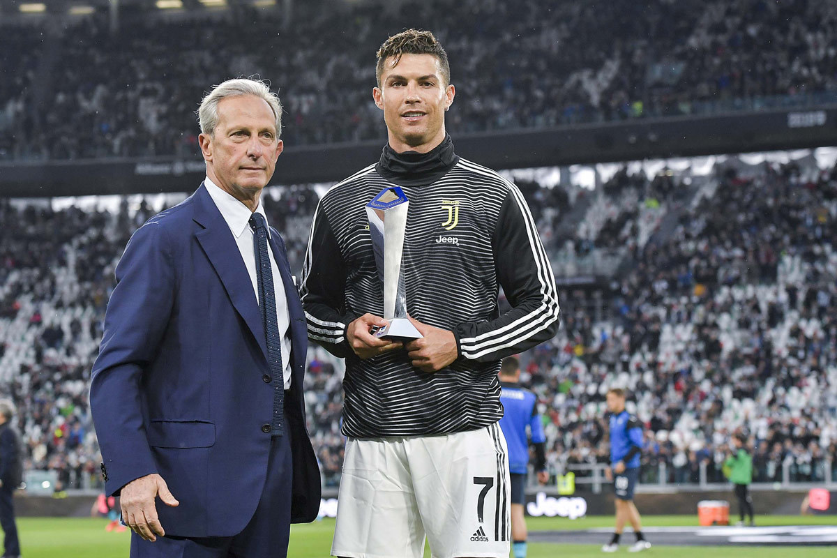 Ronaldo giành danh hiệu cầu thủ xuất sắc nhất Serie A ronaldo, messi, tim cahill, quả bóng vàng, ronaldo xứng đáng hơn messi, ronaldo và messi