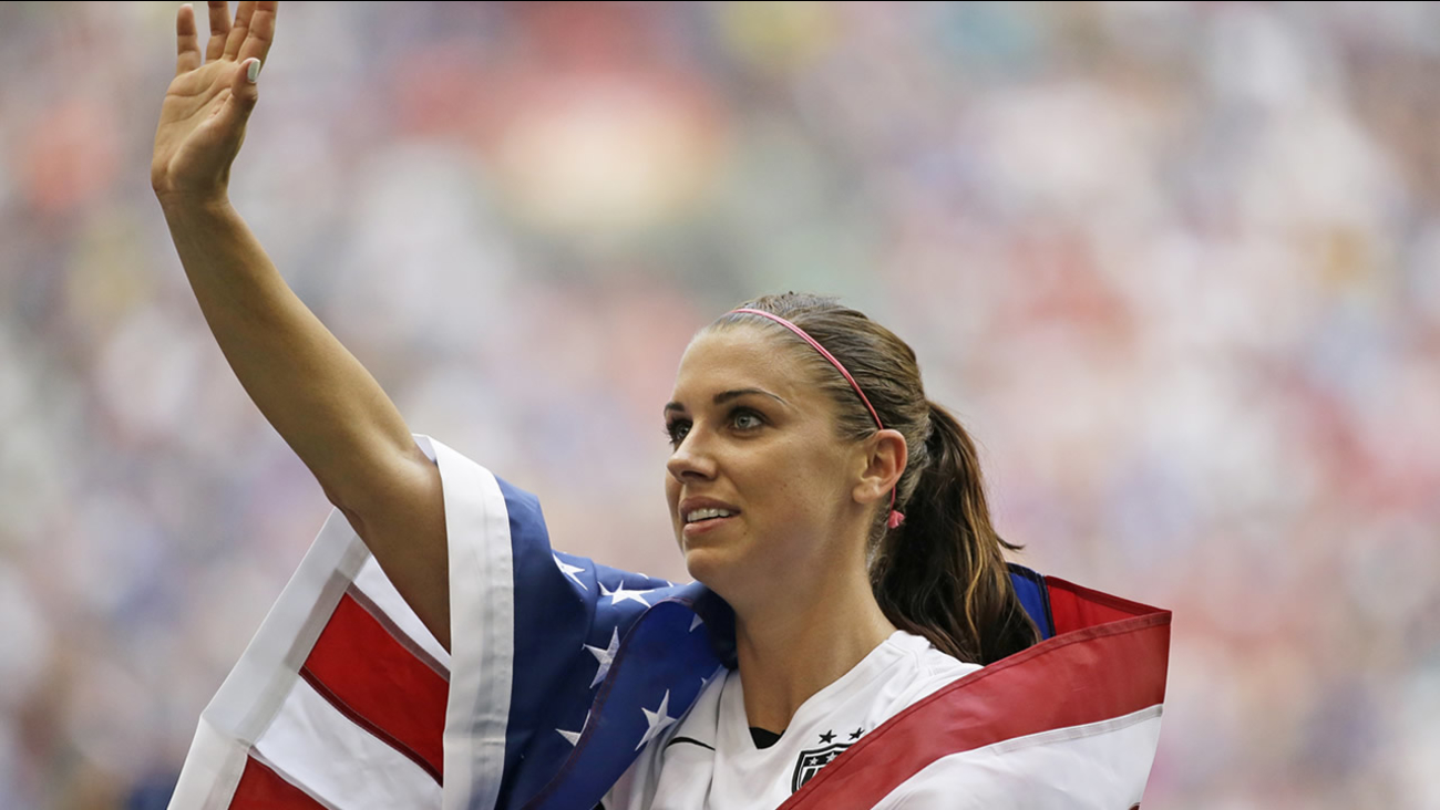 Morgan từng vô địch World Cup cùng ĐT Mỹ mỹ nhân bóng đá, hot girl bóng đá, hot girl thể thao, bóng đá nữ, alex morgan, girl xinh thể thao