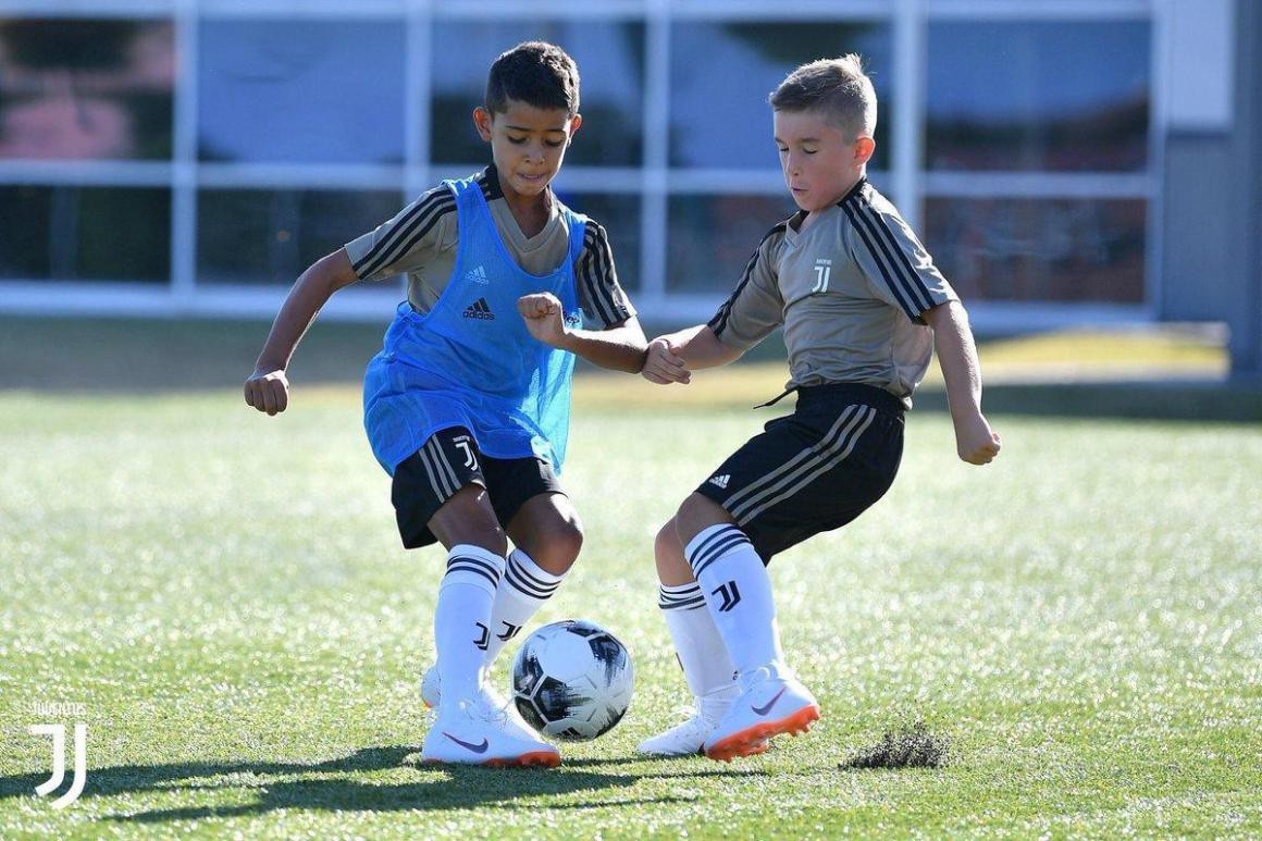 Con trái Ronaldo sớm bộc lộ tài năng bóng đá con trai ronaldo, ronaldo jr, ronaldo, CR7, sporting lisbon, MU, con trai ronaldo lập kỷ lục, juventus