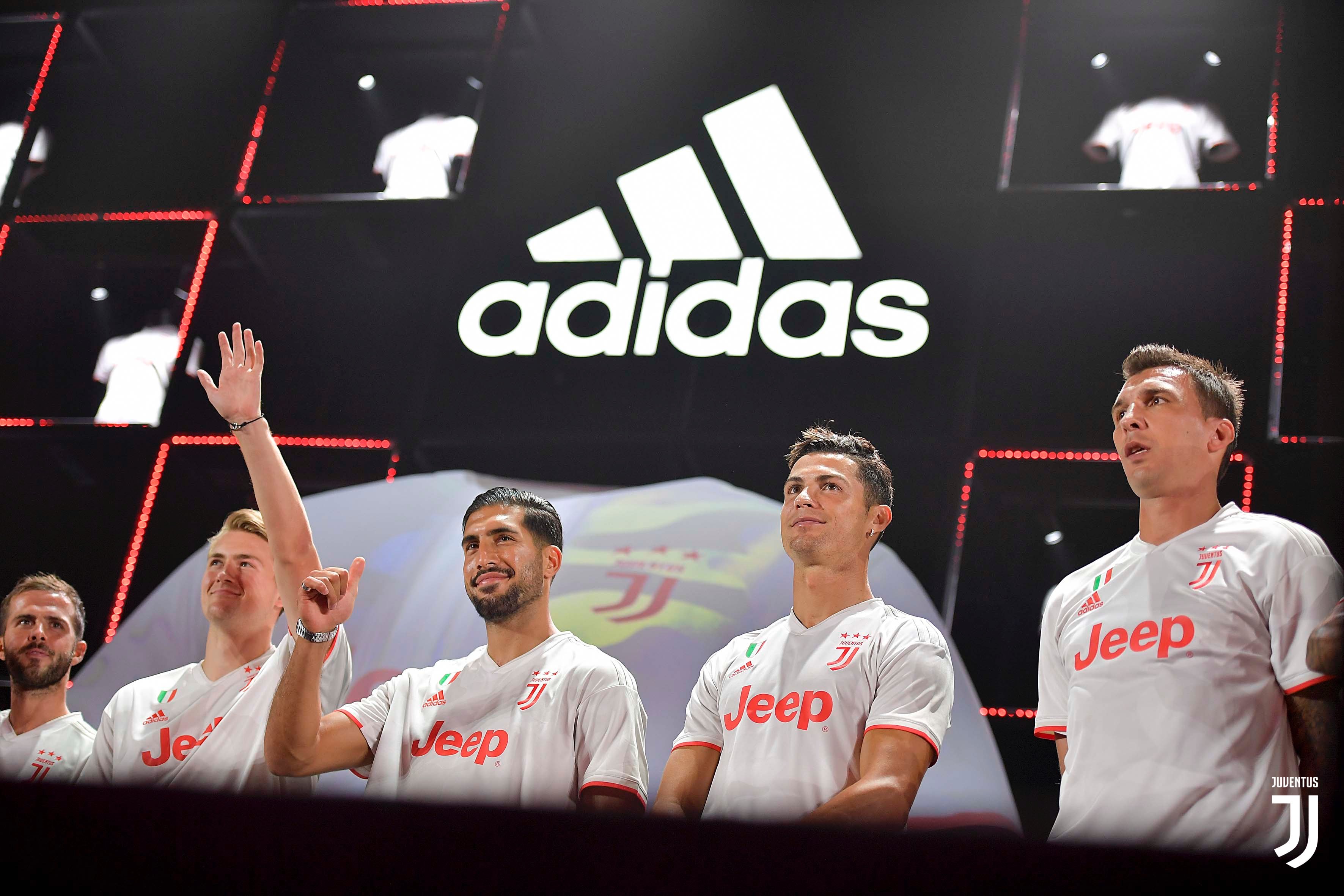 Những ngôi sao Juventus trong mẫu áo mới ronaldo, juventus ra mắt áo đấu, trung quốc, juventus, cr7, ronaldo trung quốc, cristiano ronaldo