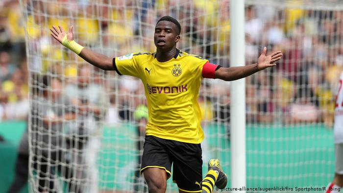 Youssoufa Moukoko ghi 6 bàn trong trận ra mắt đội U19 Dortmund Youssoufa Moukoko, Dortmund, cầu thủ 14 tuổi, Cầu thủ 14 tuổi của Dortmund ghi 6 bàn trong trận ra mắt, U19 Dortmund