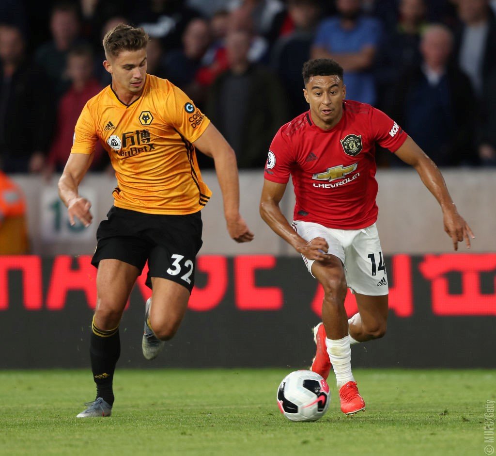 Lingard tiếp tục thi đấu mờ nhạt MU, Man Utd, CĐV Man Utd, CĐV MU, CĐV MU chỉ trích Lingard, Pogba, Lingard, Pogba penalty, MU hòa Wolves