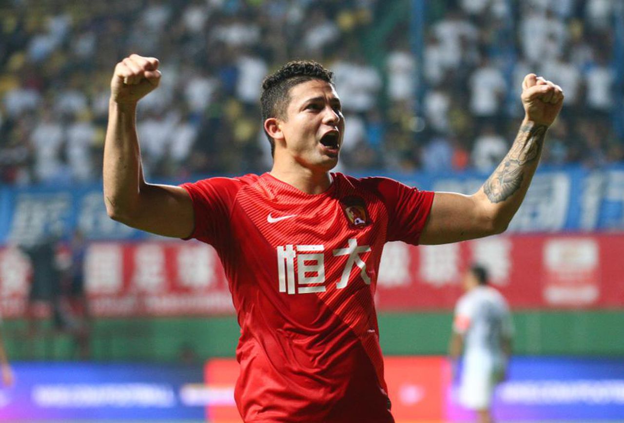 Elkeson chuẩn bị có trận đấu đầu tiên trong màu áo ĐT Trung Quốc. Ảnh: Forbes vòng loại World Cup 2022, Trung Quốc, VL World Cup, World Cup, Elkeson, ĐT Trung Quốc