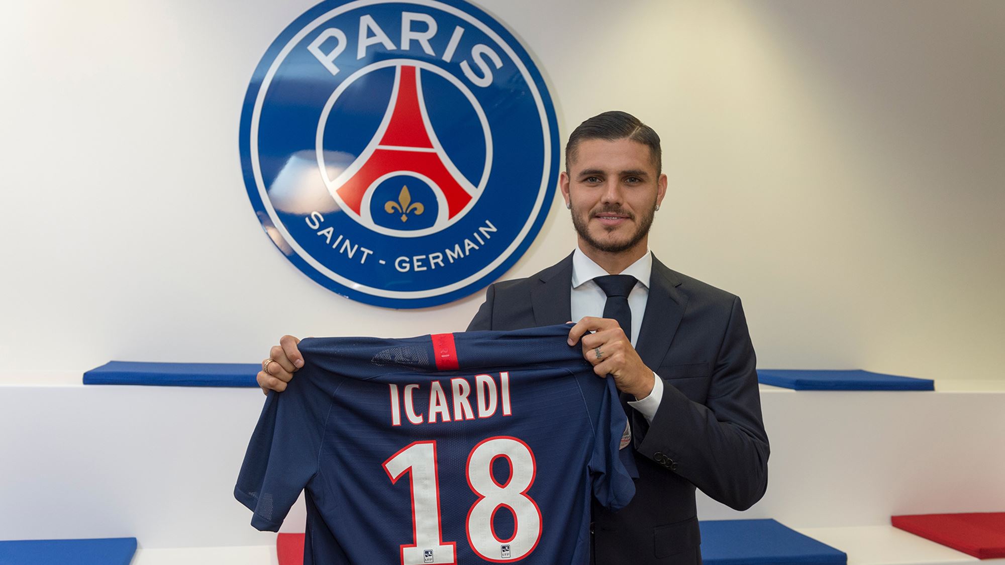 Icardi cập bến PSG. Ảnh: PSG chuyển nhượng, thị trường chuyển nhượng, văn hậu, chuyển nhượng hè 2019, icardi, tin chuyển nhượng