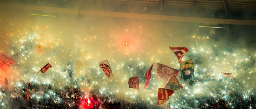 Một màn trình diễn pháo sáng Pháo sáng, Hooligan, Ultras, bạo lực bóng đá, fan cuồng, cđv đánh nhau, đốt pháo sáng
