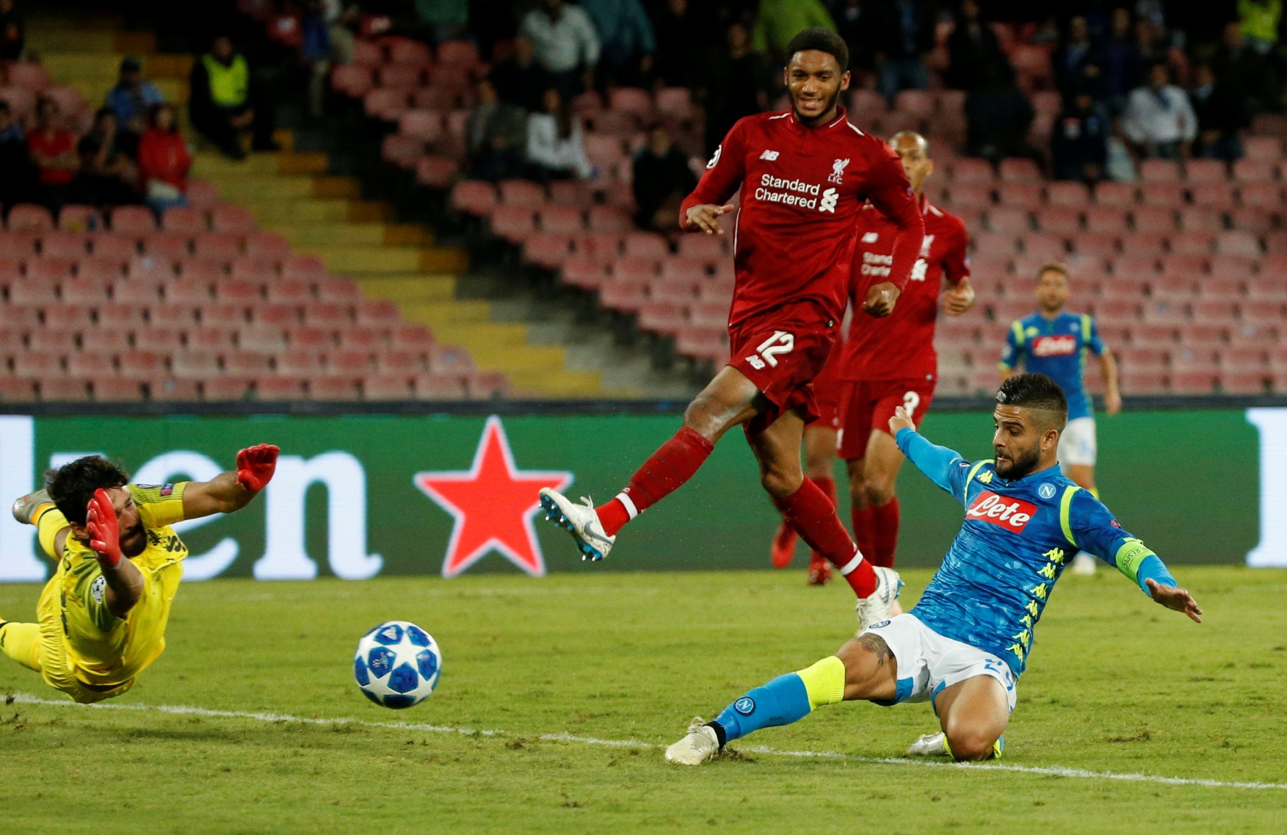 Napoli đánh bại Liverpool trên sân nhà ở Champions League mùa trước. Ảnh: Standard Napoli vs Liverpool, Champions League, Cúp C1, Napoli, Liverpool