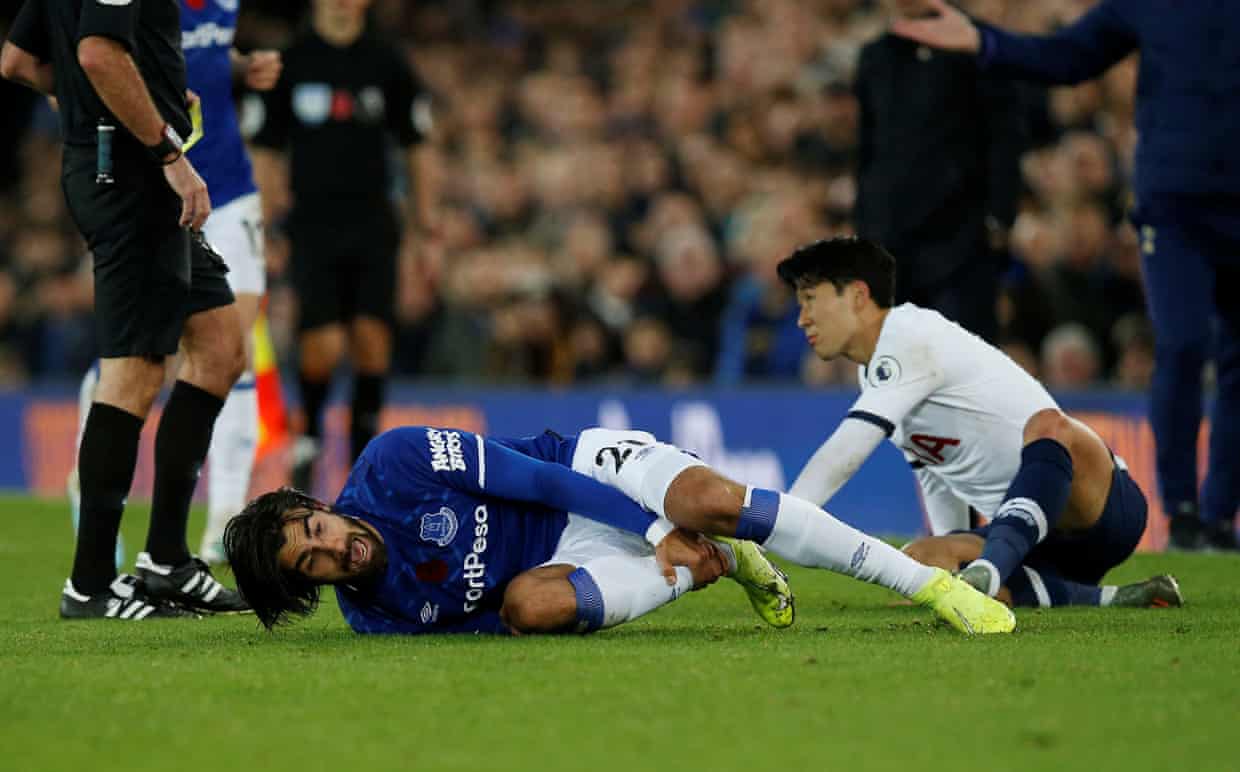 Andre Gomes sẽ phải nghỉ thi đấu hết mùa giải. Ảnh: Internet Andre Gomes, Andre Gomes lên tiếng, Son Heung-min, Son Heung-min xin lỗi, Andre Gomes chấn thương, Andre Gomes và Son Heung-min
