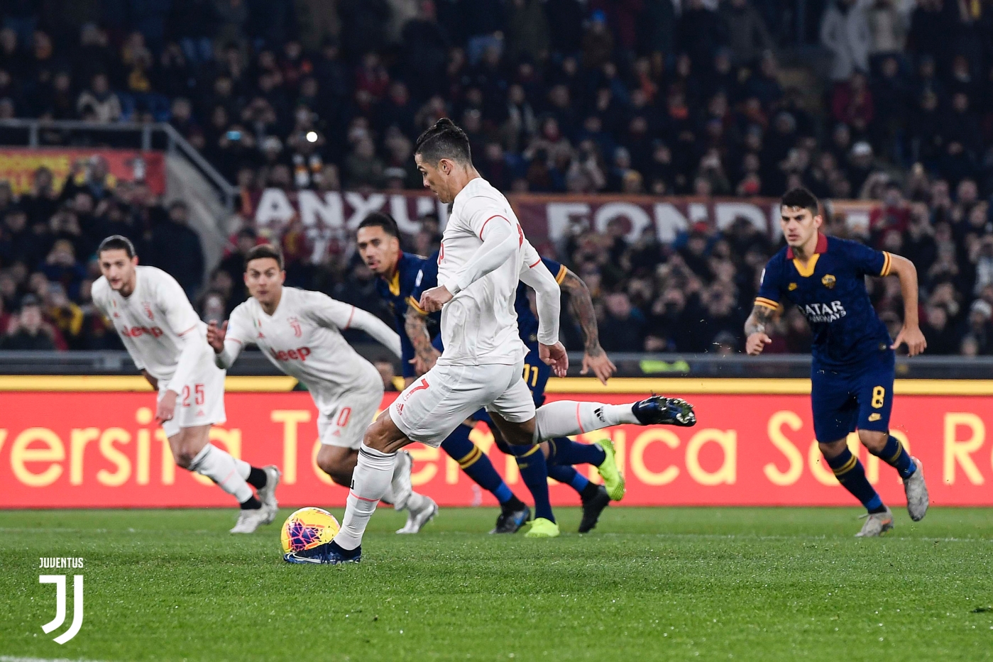 Ronaldo ghi bàn thắng thứ 4 trong năm 2020. Ảnh: Juventus ronaldo
