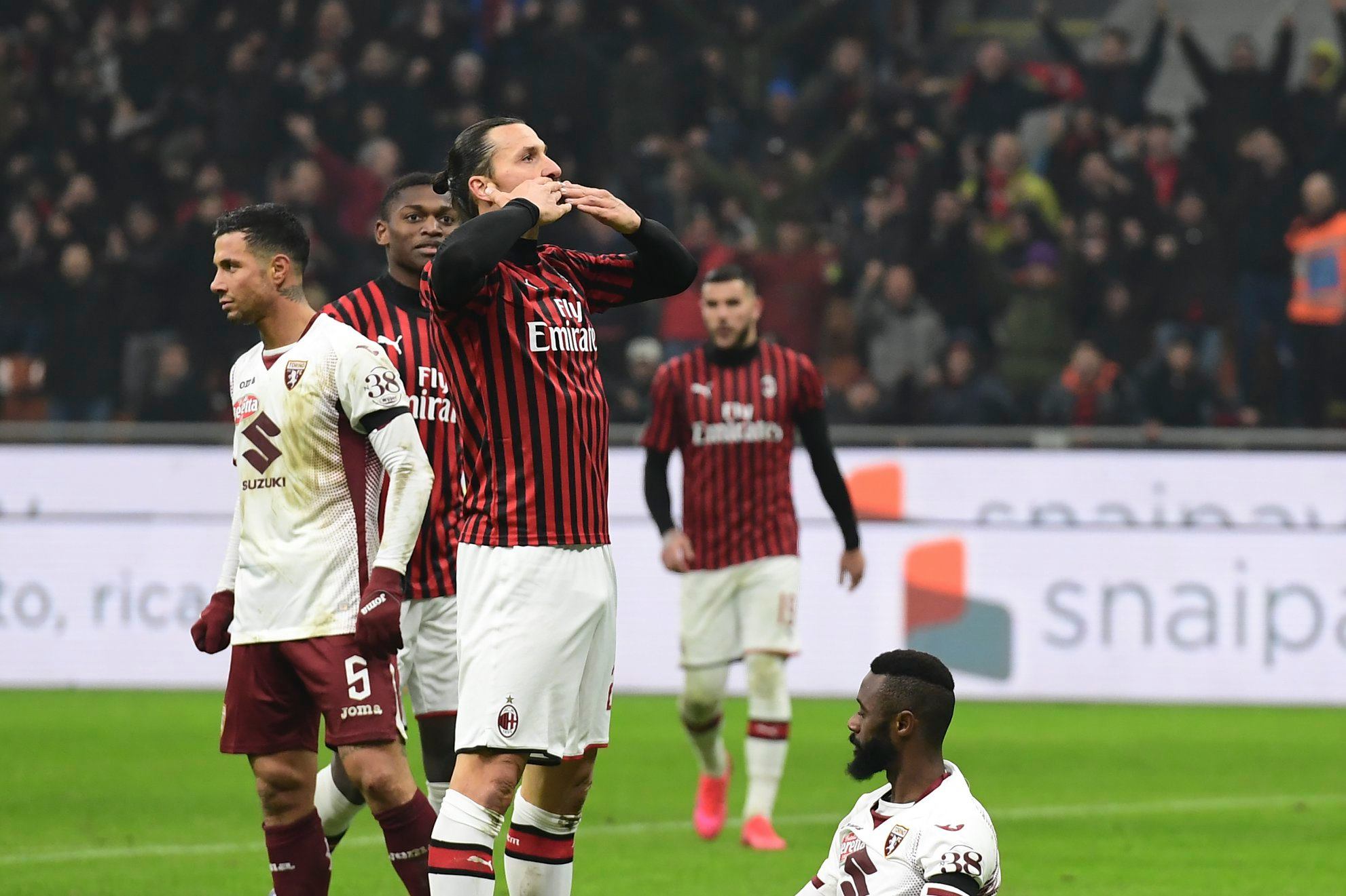 Ibrahimovic ghi bàn ấn định thắng lợi 4-2 cho AC Milan. Ảnh: Internet ibrahimovic