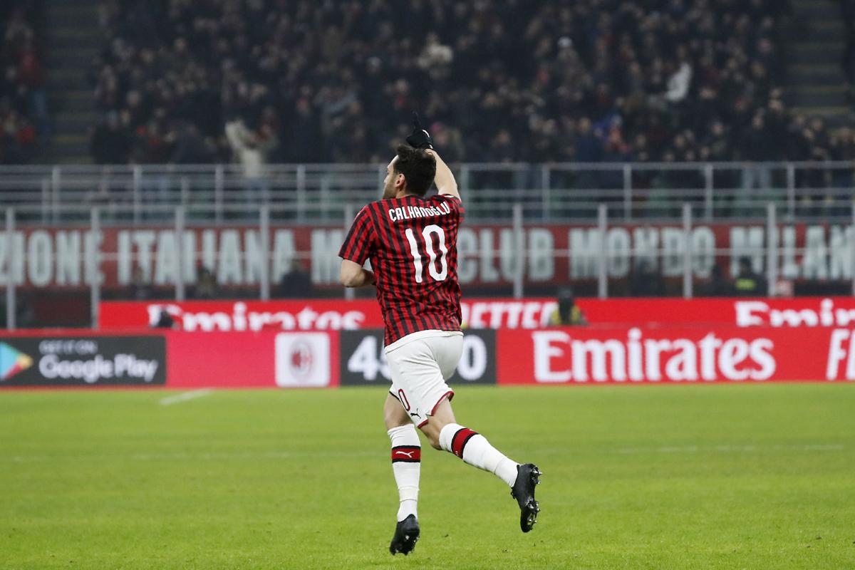 Calhanoglu là người hùng của AC Milan. Ảnh: Internet Calhanoglu