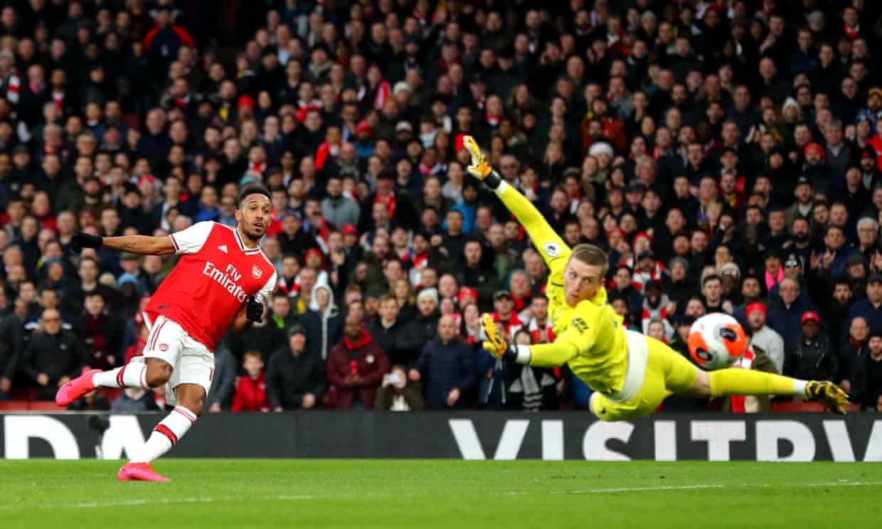 Aubameyang tỏa sáng với cú đúp bàn thắng. Ảnh: Internet Aubameyang