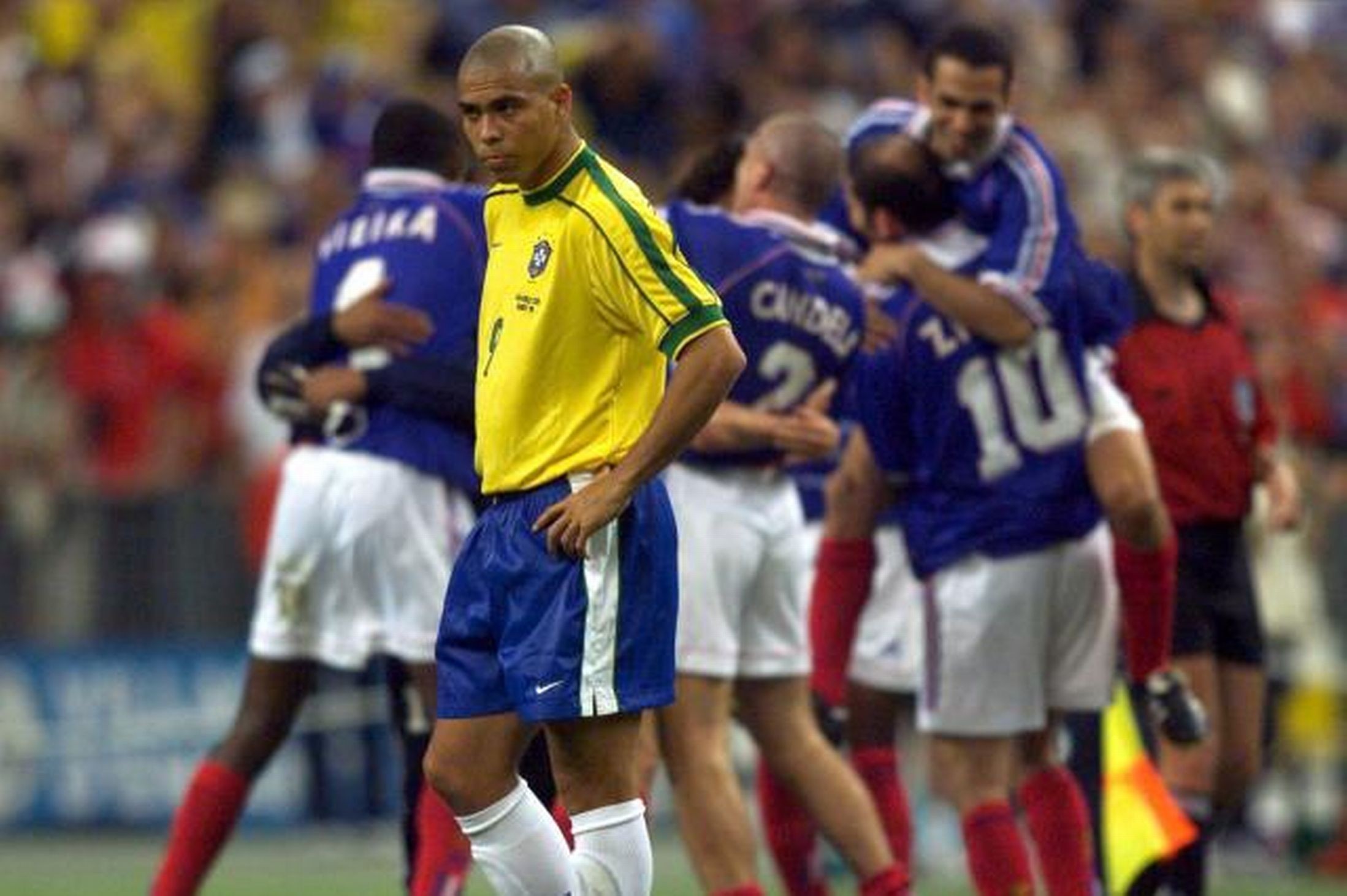 Ronaldo không là chính mình ở trận chung kết World Cup 1998. (Ảnh: Internet) ronaldo