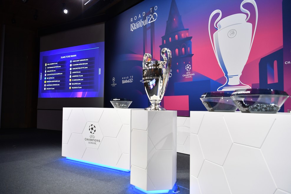 Hội trường trước giờ G. Ảnh: UEFA truc tiep boc thăm c1