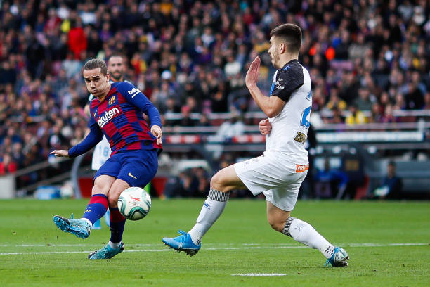 Pha làm bàn của Griezmann. Ảnh: Getty truc tiep barca alaves