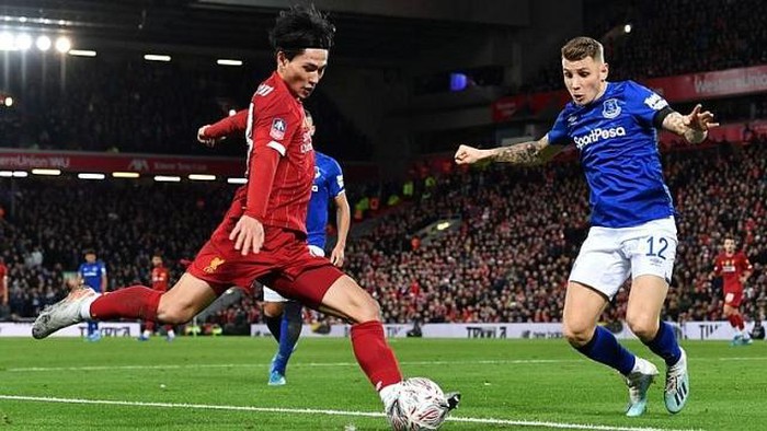 Minamino trong trận ra mắt sân Anfield. Ảnh: Getty liverpool mua minamino
