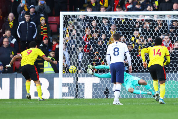 Pha cản phá xuất sắc của Gazzaniga. Ảnh: getty ket qua watford tottenham