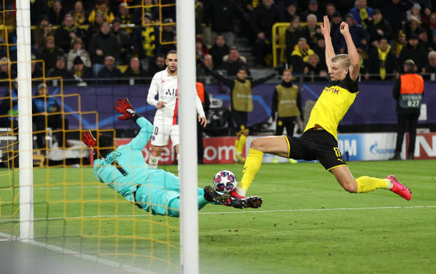 Pha làm bàn của Haaland. Ảnh: Getty truc tiep dortmund psg