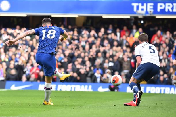 Pha dứt điểm quyết đoán của Giroud. Ảnh: Getty ket qua chelsea tottenham
