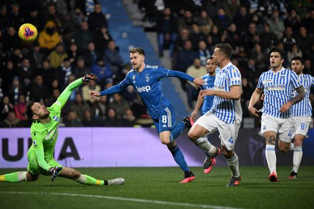 Ramsey xử lý rất đẳng cấp. Ảnh: getty ket qua juve spal