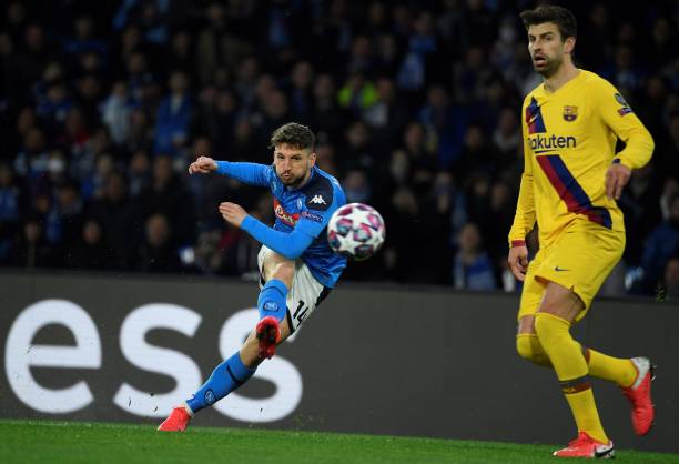 Pha ra chân đẳng cấp của Mertens. Ảnh: Getty ket qua napoli barca