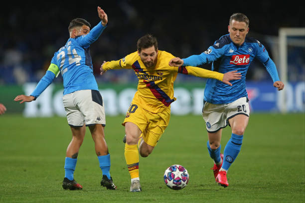 Messi và các đồng đội gặp rất nhiều khó khăn. Ảnh: Getty ket qua napoli barca