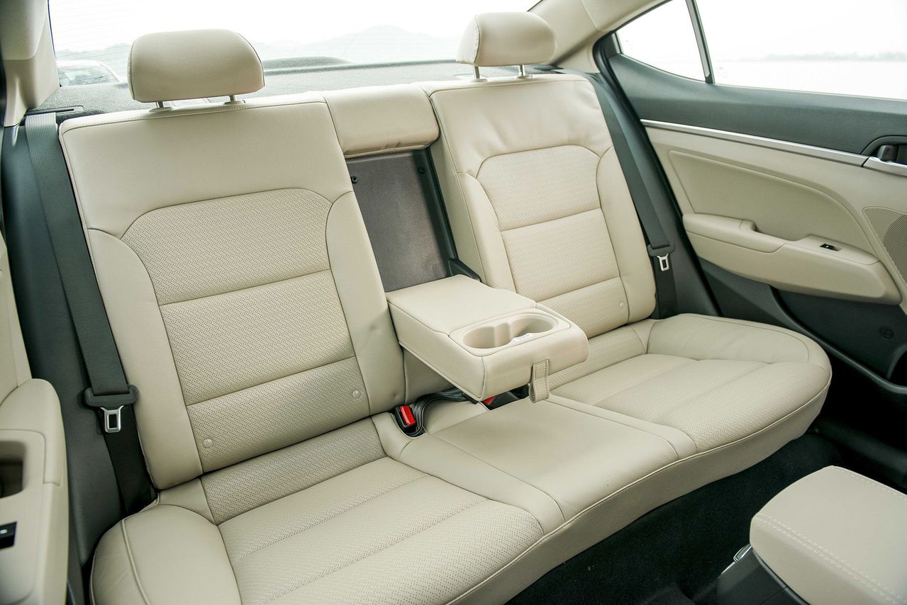 Ghế ngồi khoang hành khách xe Hyundai Elantra 2020
