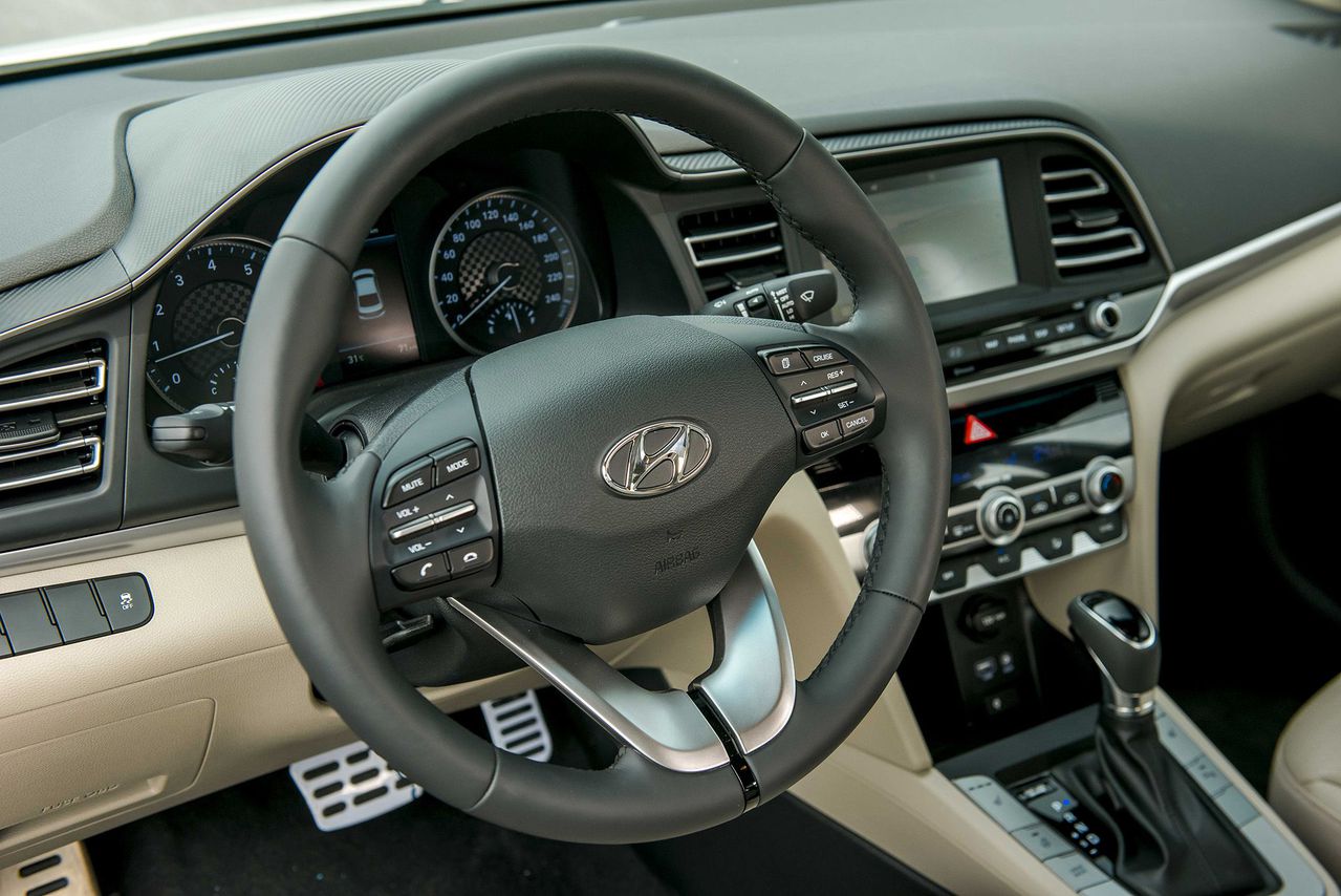 Vô lăng xe Hyundai Elantra 2020