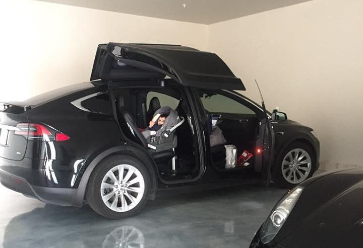 Chiếc siêu xe điện Tesla Model X cũng có giá lên tới 140.000 USD Siêu xe của ca sĩ Đan Trường, Thú chơi siêu xe của Đan Trường, Đan Trường chơi siêu xe,